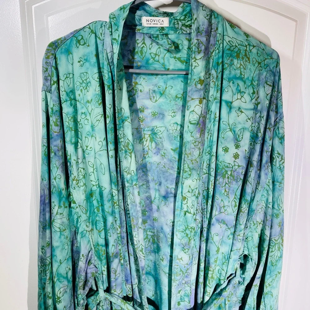 Elegant Blue Floral Women's Robe